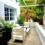 Marbella Boutique Art Suites